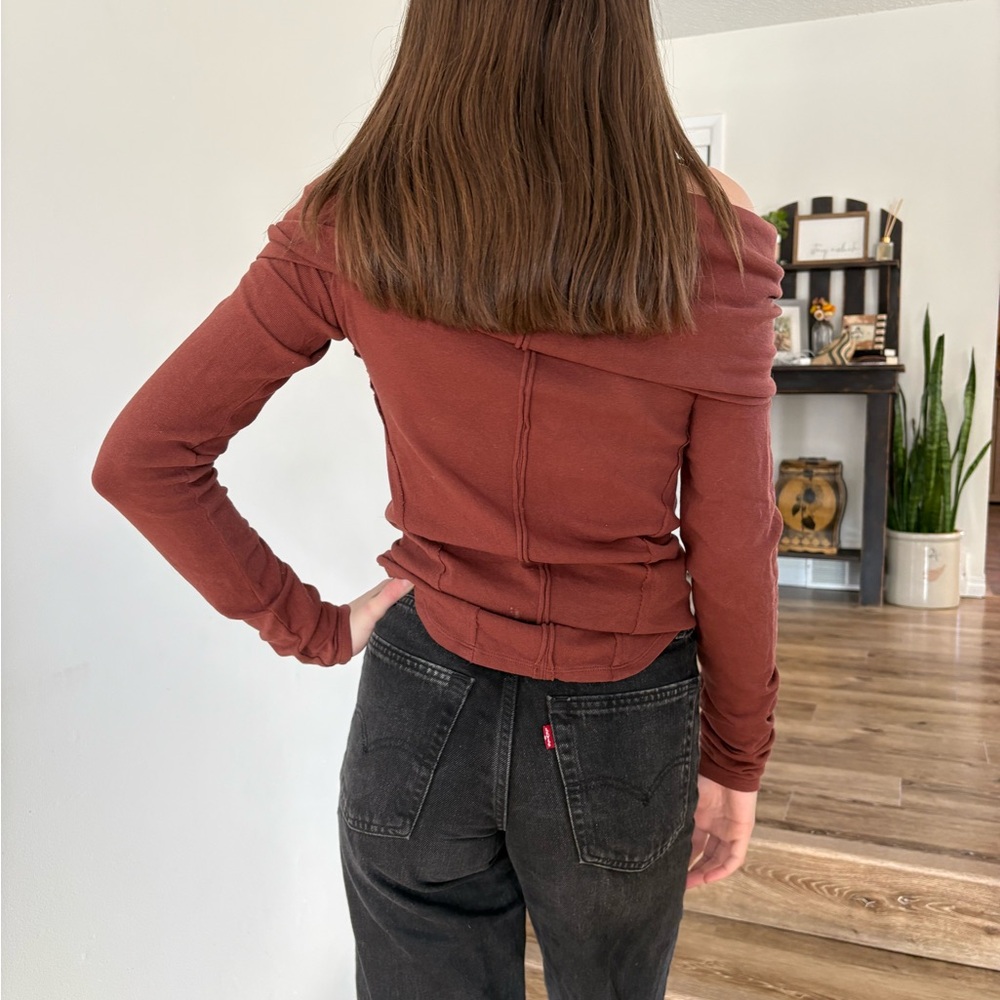 Off-Shoulder Rust Top - Picture 3 of 4